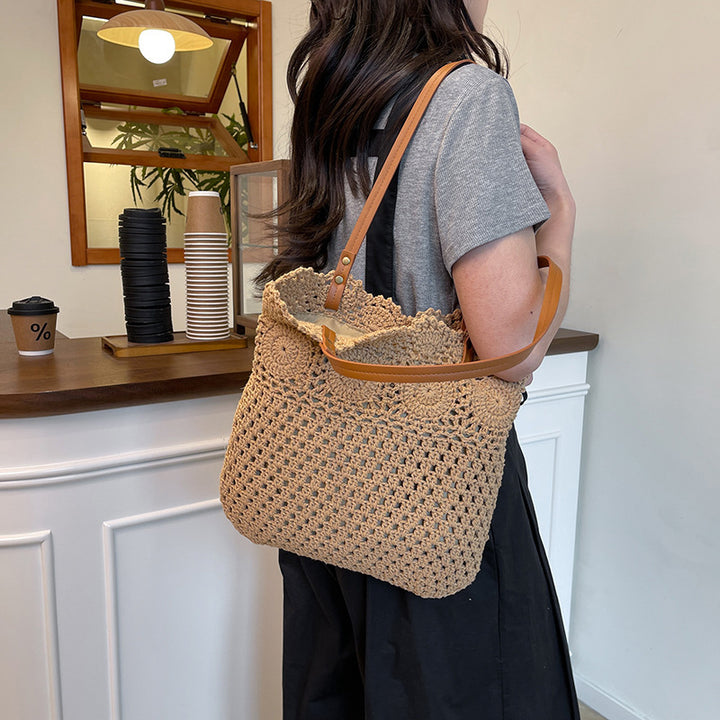 Crocheted tote bag with natural accents Stornfield