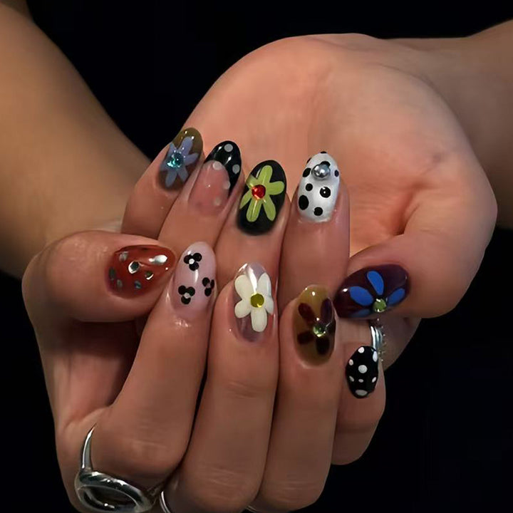Artful Nail Art with Floral Designs Stornfield