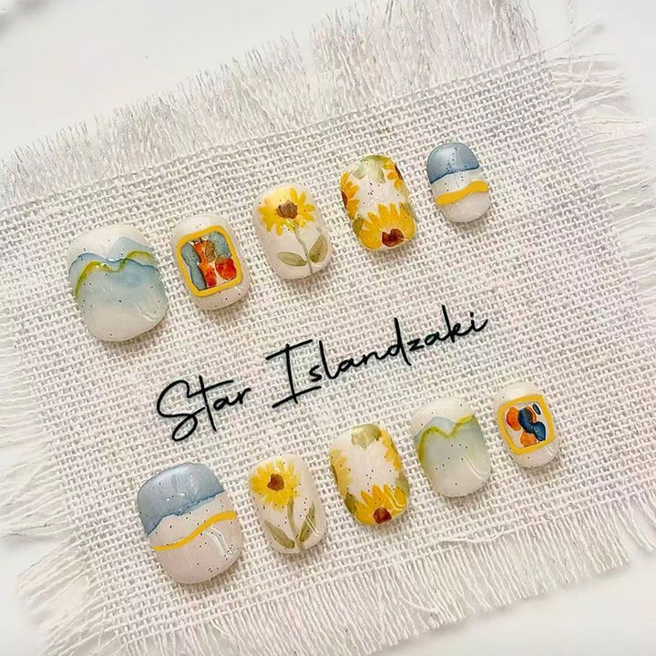 Artistic Cat-Themed Press-On Nail Art Set Stornfield
