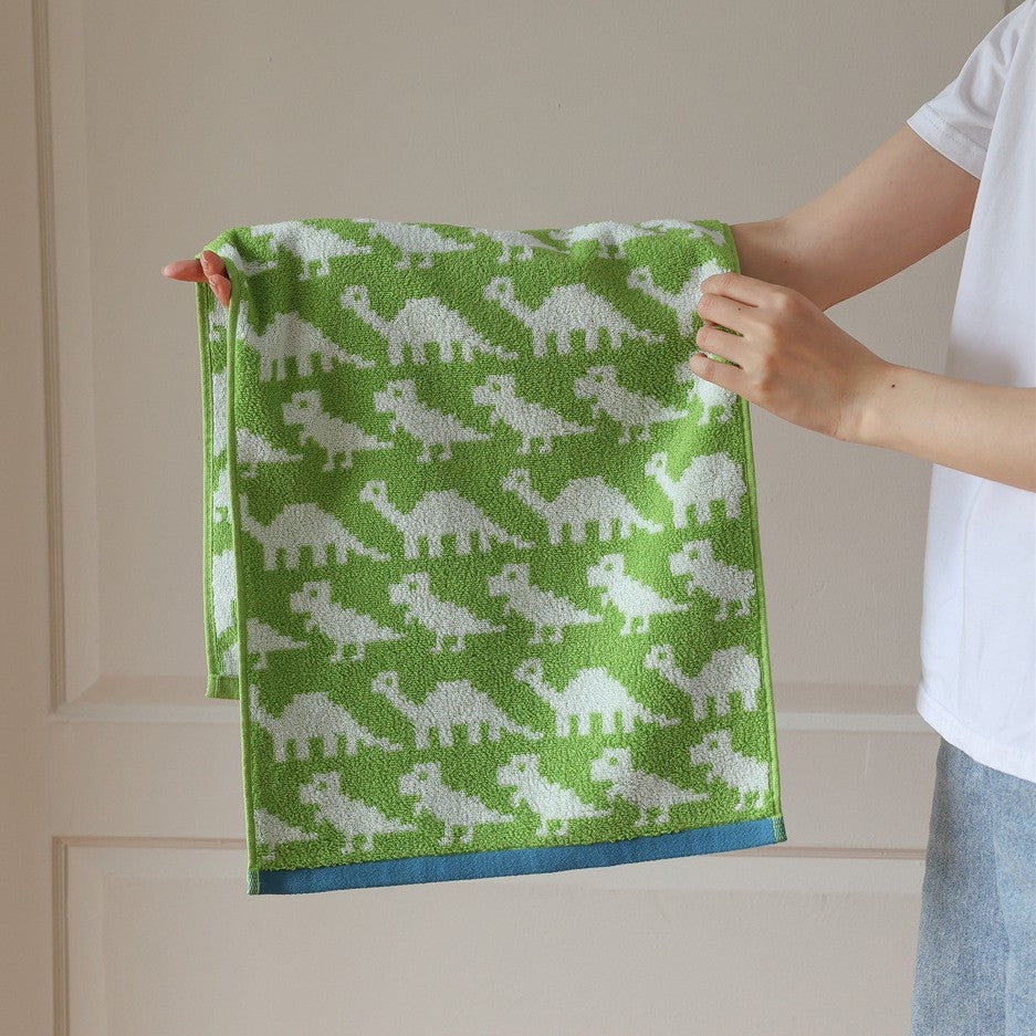 Cuddle blanket with teddy jacquard pattern and extra-soft fleece