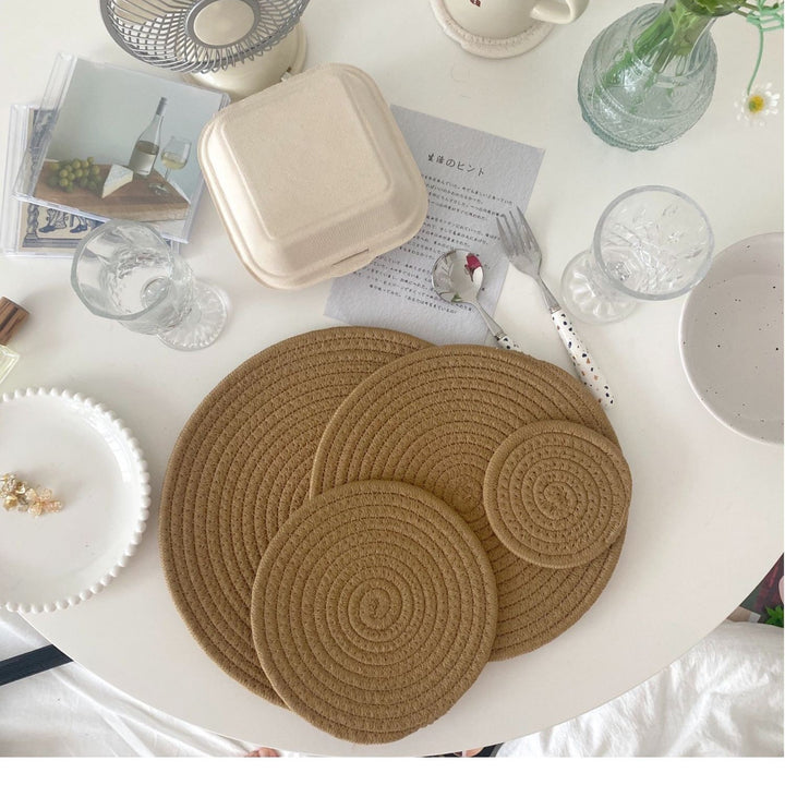 Ladies round placemats made of high-quality natural material Stornfield