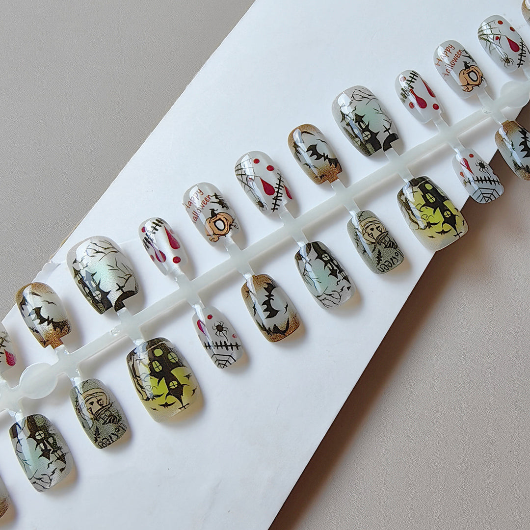 Artificial nails in Halloween design Stornfield