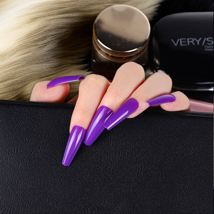 Artificial nails with elegant design Stornfield