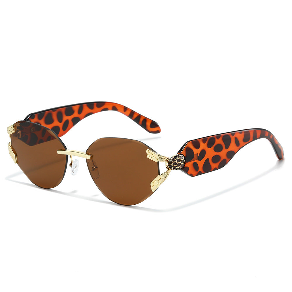 Elegant Cat-Eye Sunglasses with Unique Design Stornfield