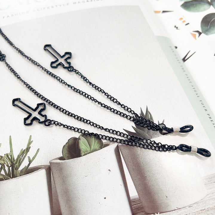 Cross-Design Eyewear Chain Stornfield