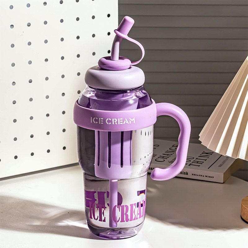 Ladies drinking container with practical straw Stornfield
