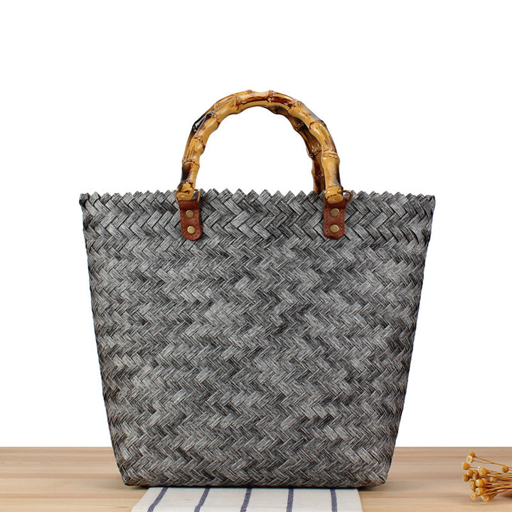 Stylish shopping bag made of braided natural material Stornfield