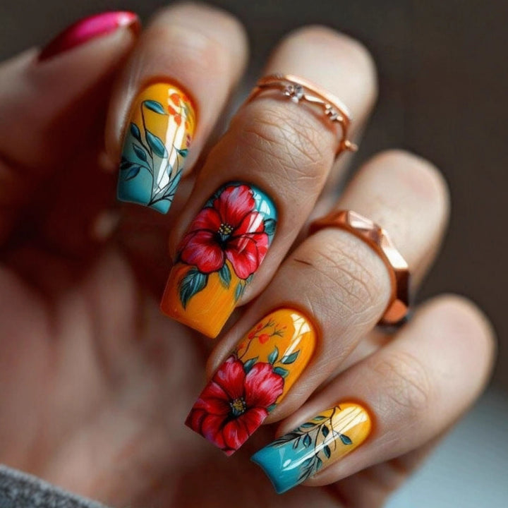 Artificial nails with floral summer design Stornfield