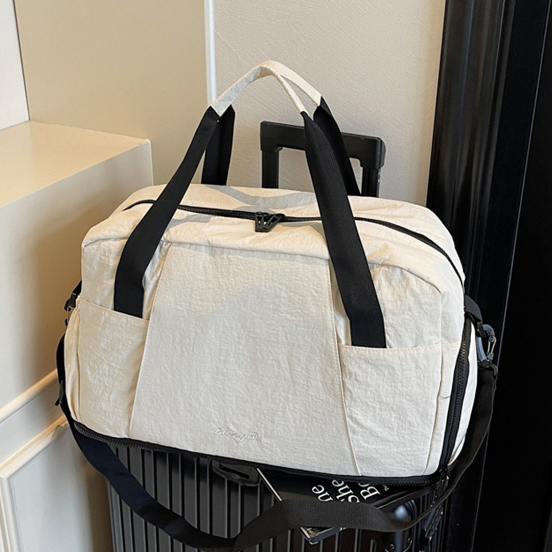 Sporty travel bag with innovative storage Stornfield
