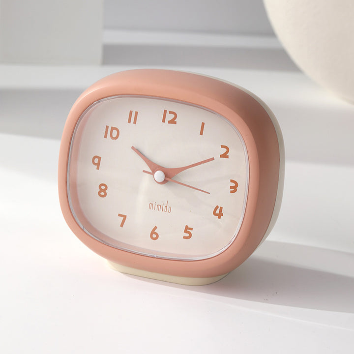 Table Clock in Modern Retro Design Stornfield
