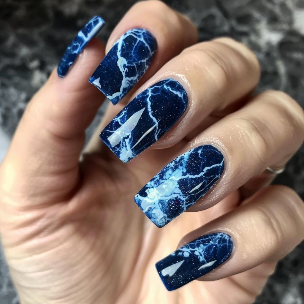 Artificial nails in elegant marble design Stornfield