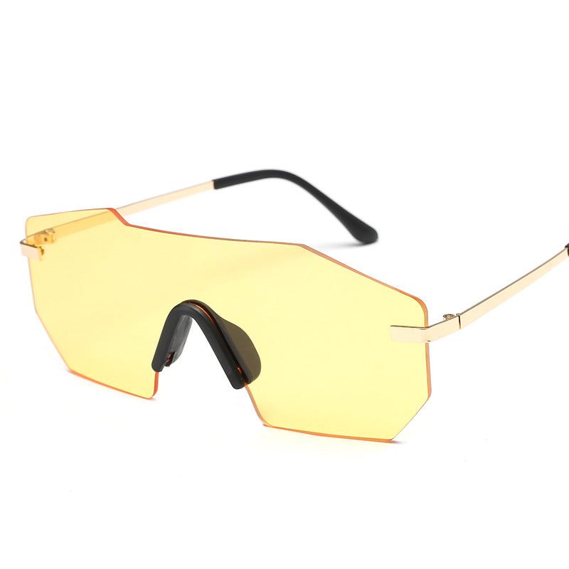 Women's oversized sunglasses in futuristic design Stornfield