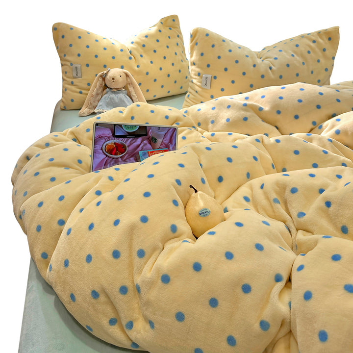 Plush Polka Dot Bedding Set