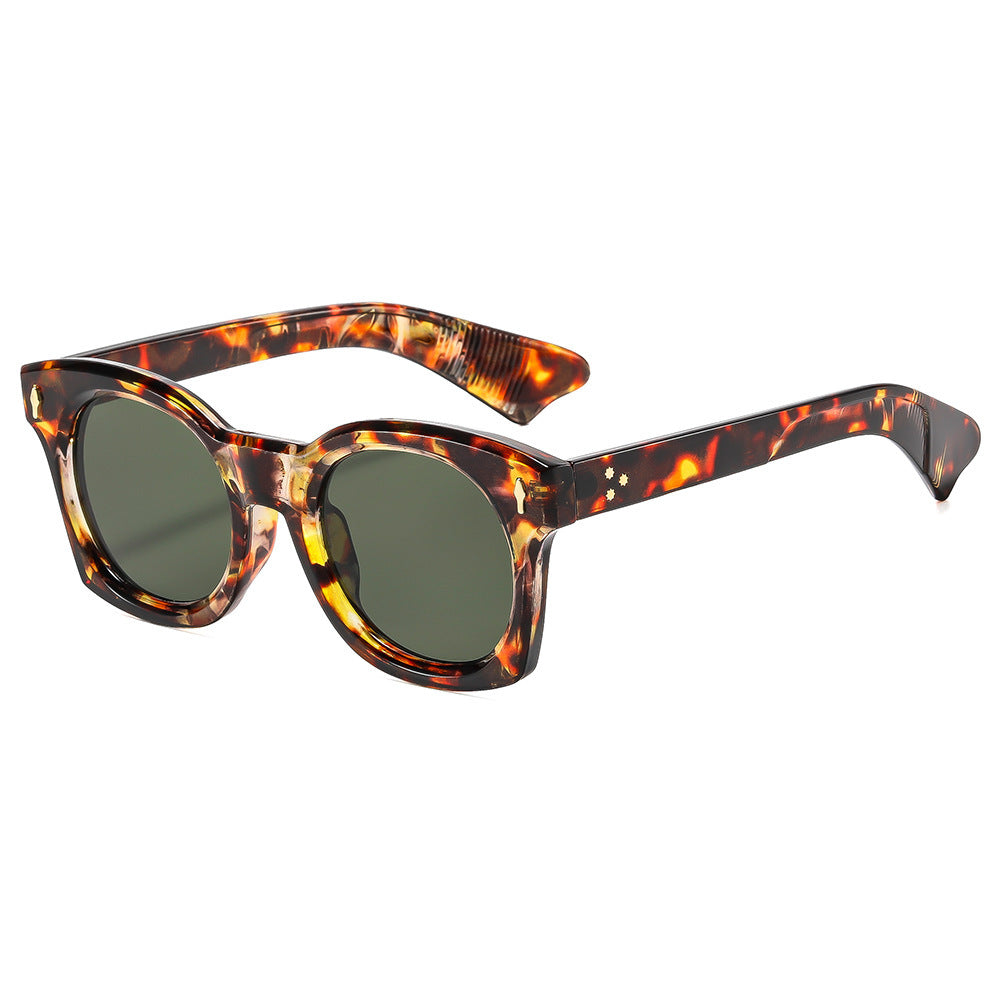 Vintage-Inspired Bold Frame Sunglasses Stornfield