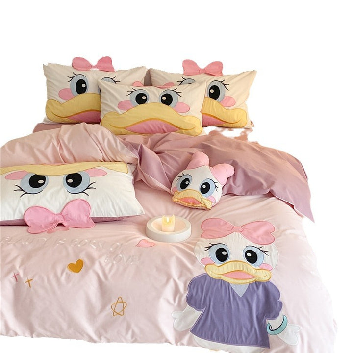 Children's bedding set with three-dimensional tiger applique and ear pillow