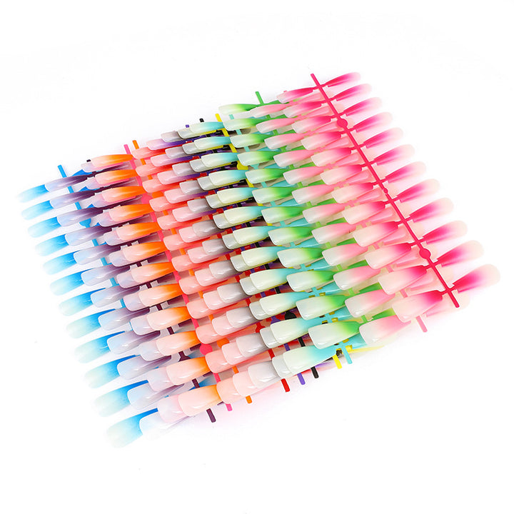 Artificial nails in elegant ombre design Stornfield