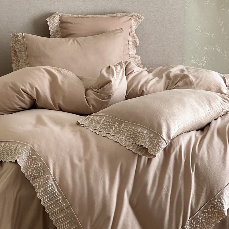 luxurious cotton satin bedding set with delicate lace border