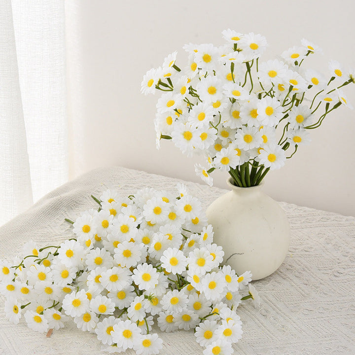 Lifelike Daisy Flower Bouquet