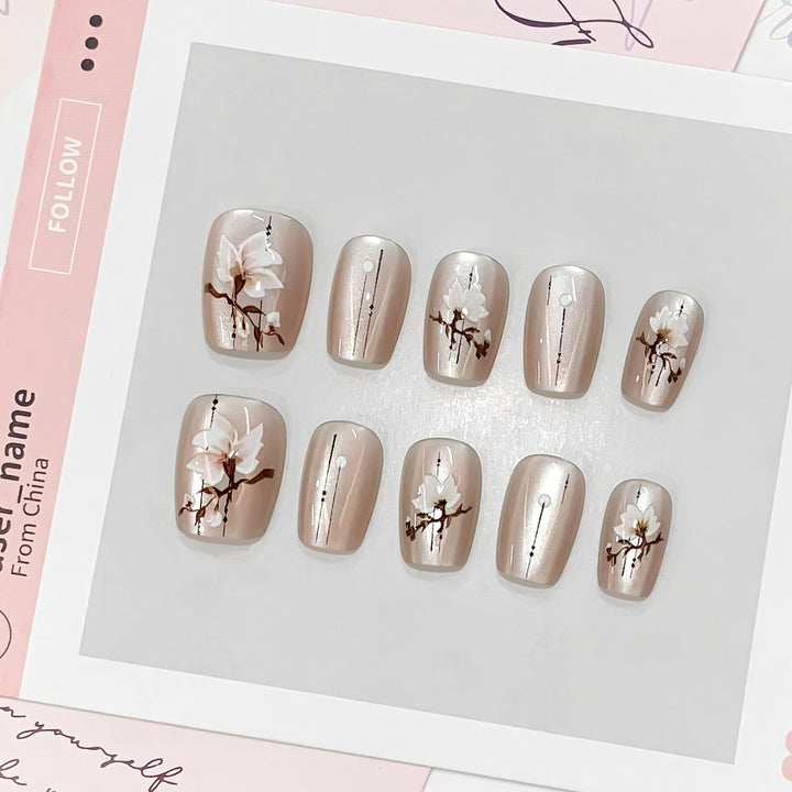 Artful and elegant nail tips Stornfield