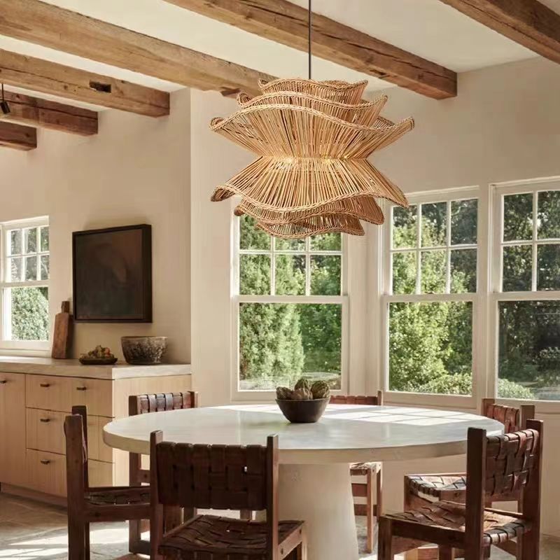Contemporary Elegant Wavy Pendant Light