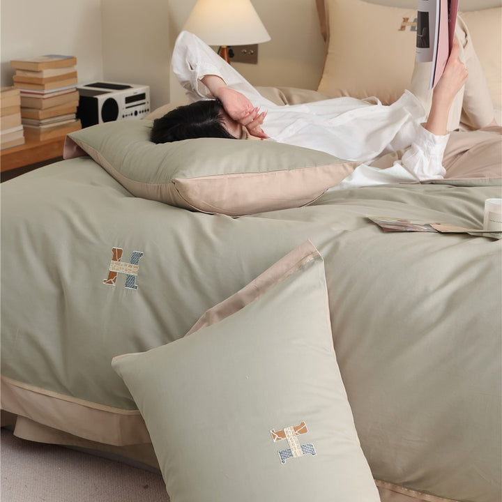 Embroidered Cotton-Sateen Reversible Duvet Cover Set with Pillow Shams