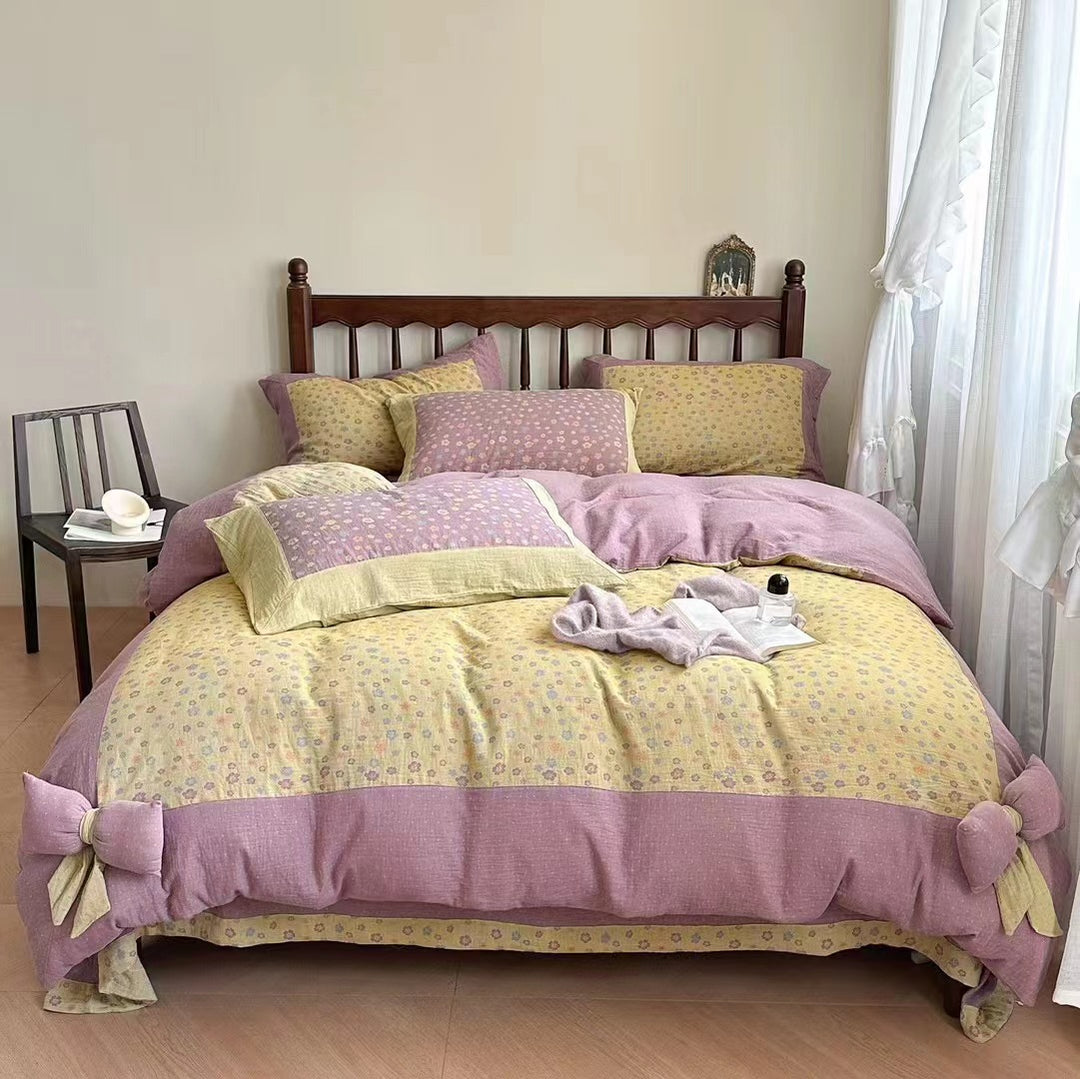 Luxurious reversible bedding set with bow details