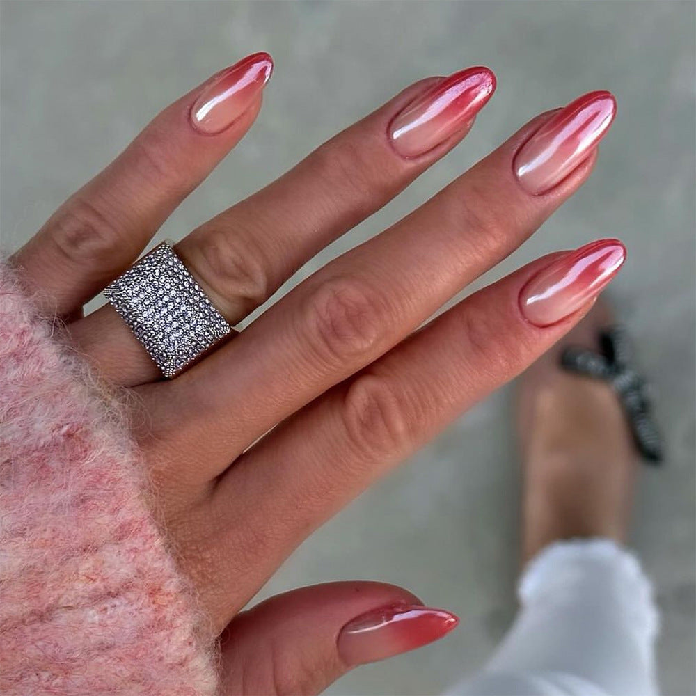 Artful nail art with trendy gradient Stornfield