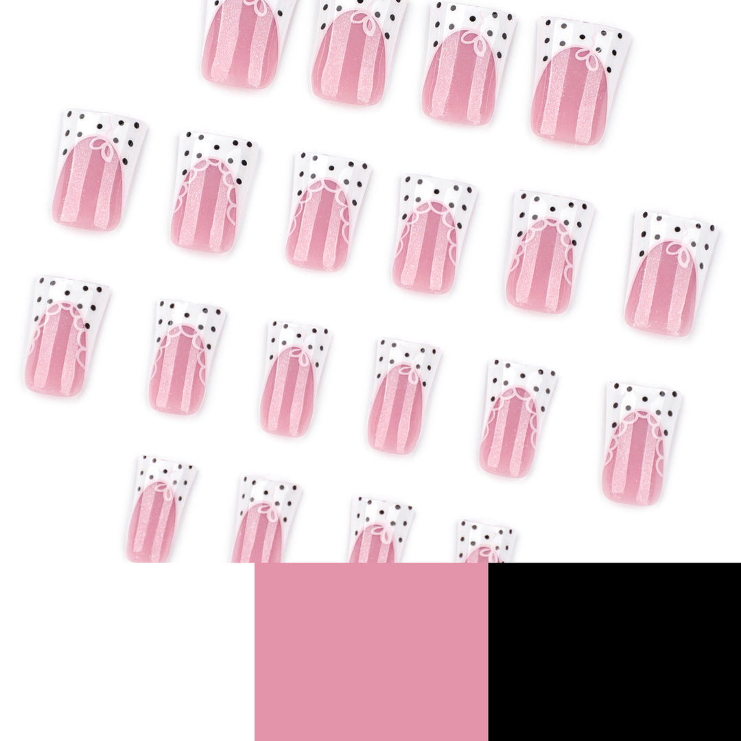 Artificial nail extensions with elegant lace design Stornfield