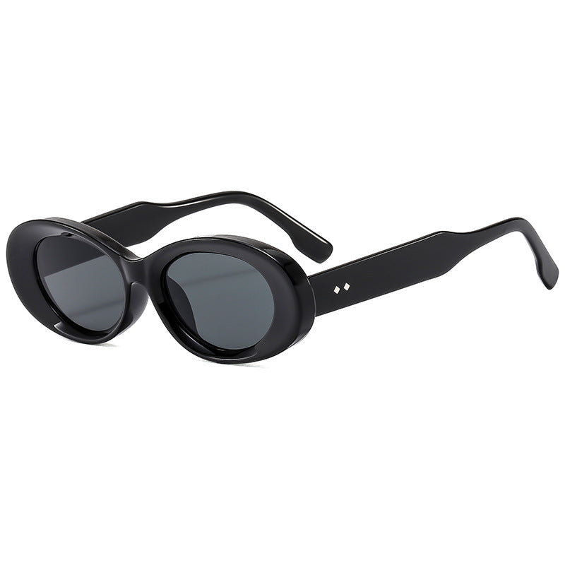 Women Retro-inspired Sunglasses in elegant oval design Stornfield