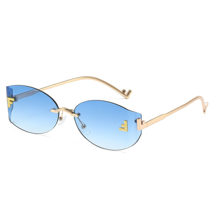 Elegant Winged Sunglasses Stornfield
