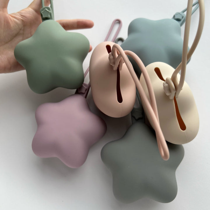 Soft-Touch Silicone Star-Shaped Mini Pouch Keychain with Elastic Loop