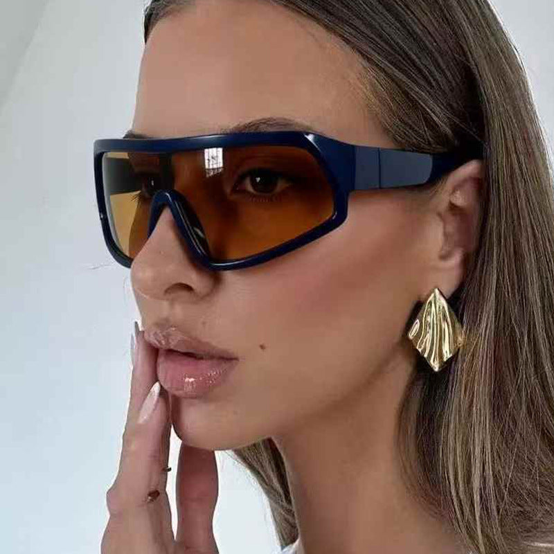 Women's sporty goggles in modern design with ergonomic frame Stornfield