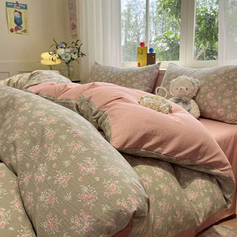 Lightweight Decorative Bedding Set