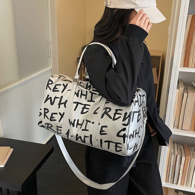 Sporty travel bag with innovative lettering Stornfield