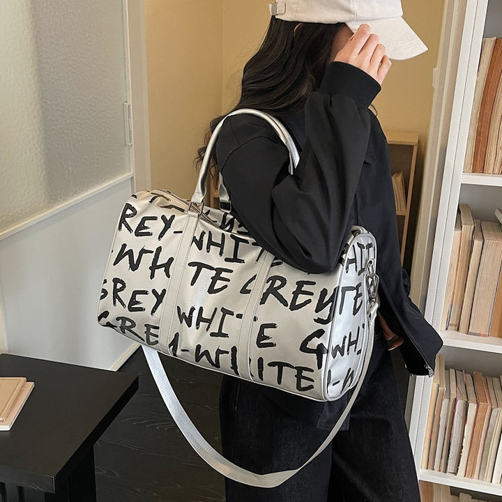 Sporty travel bag with innovative lettering Stornfield