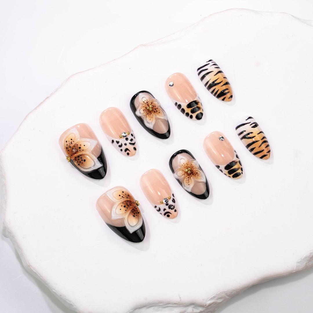 Artistic Animal Print Press-On Nail Art Set Stornfield
