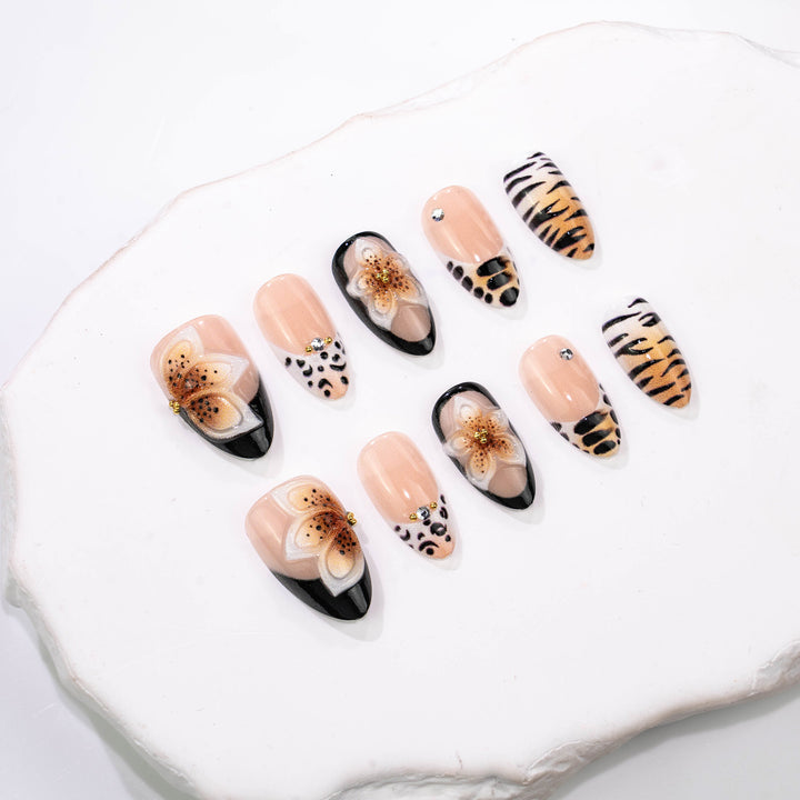 Artistic Animal Print Press-On Nail Art Set Stornfield