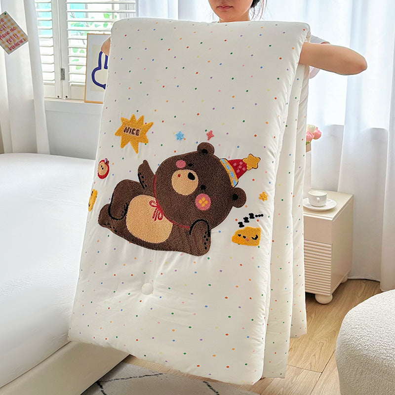 Children's quilt with appliquéd cat embroidery and hypoallergenic filling