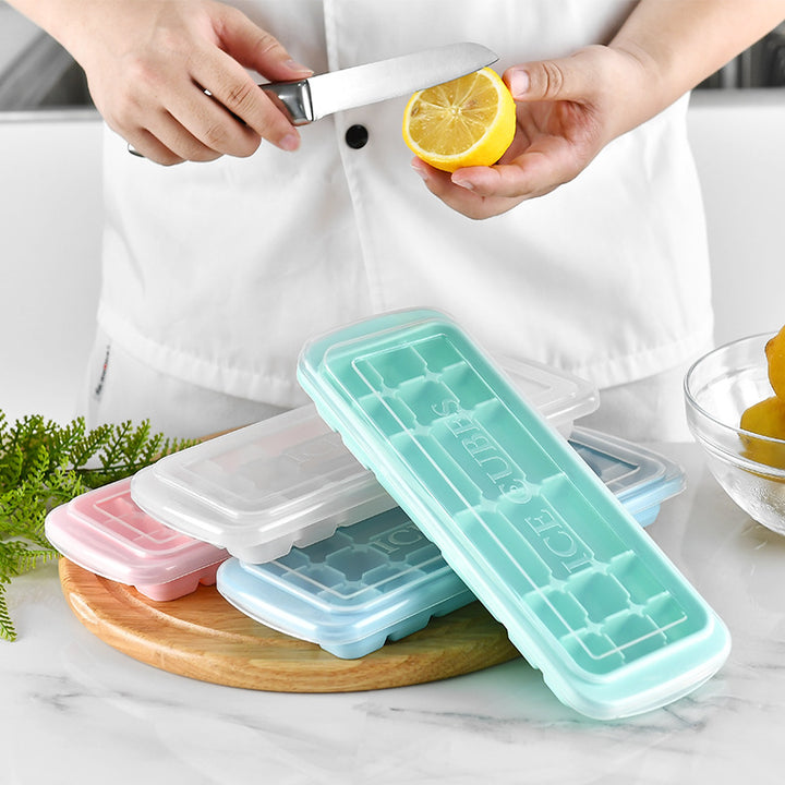Silicone ice cube tray with precise fitting lid Stornfield