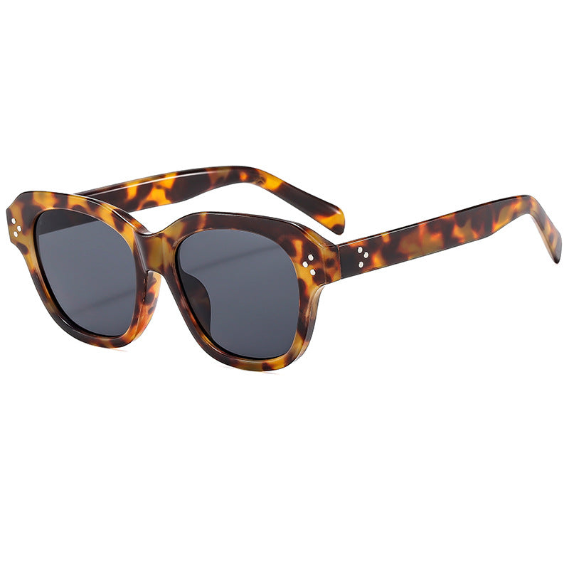 Women's luxurious oversized sunglasses with elegant frame and UV protection Stornfield
