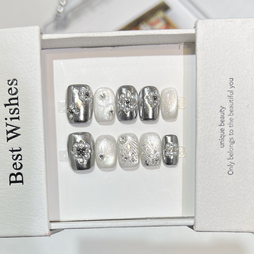 Decorative Silver Press-On Nail Set Stornfield