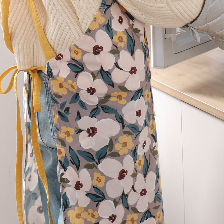 Cotton utility cooking apron with adjustable straps and patch pocket Stornfield