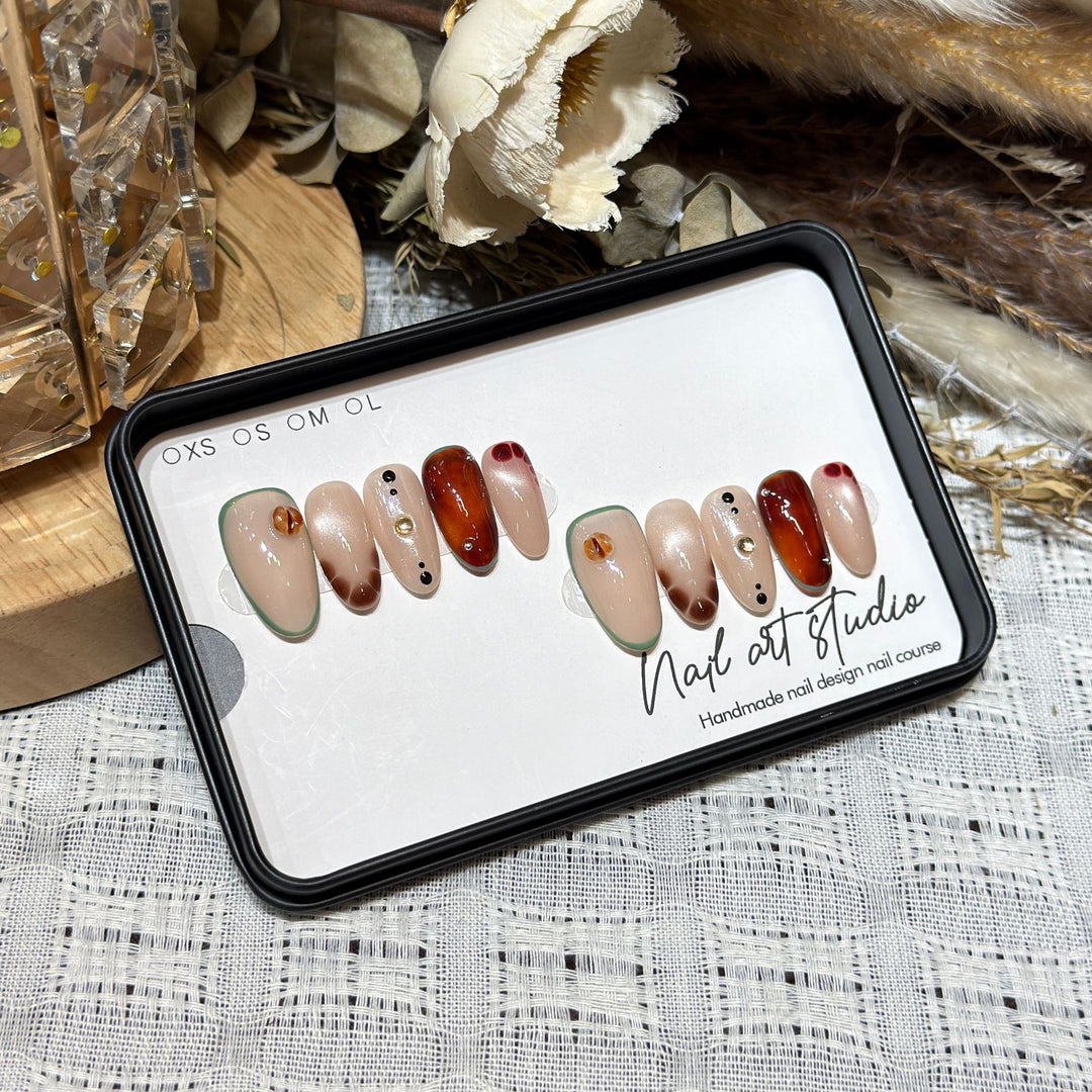 Handmade Press-On Nail Art Set Stornfield