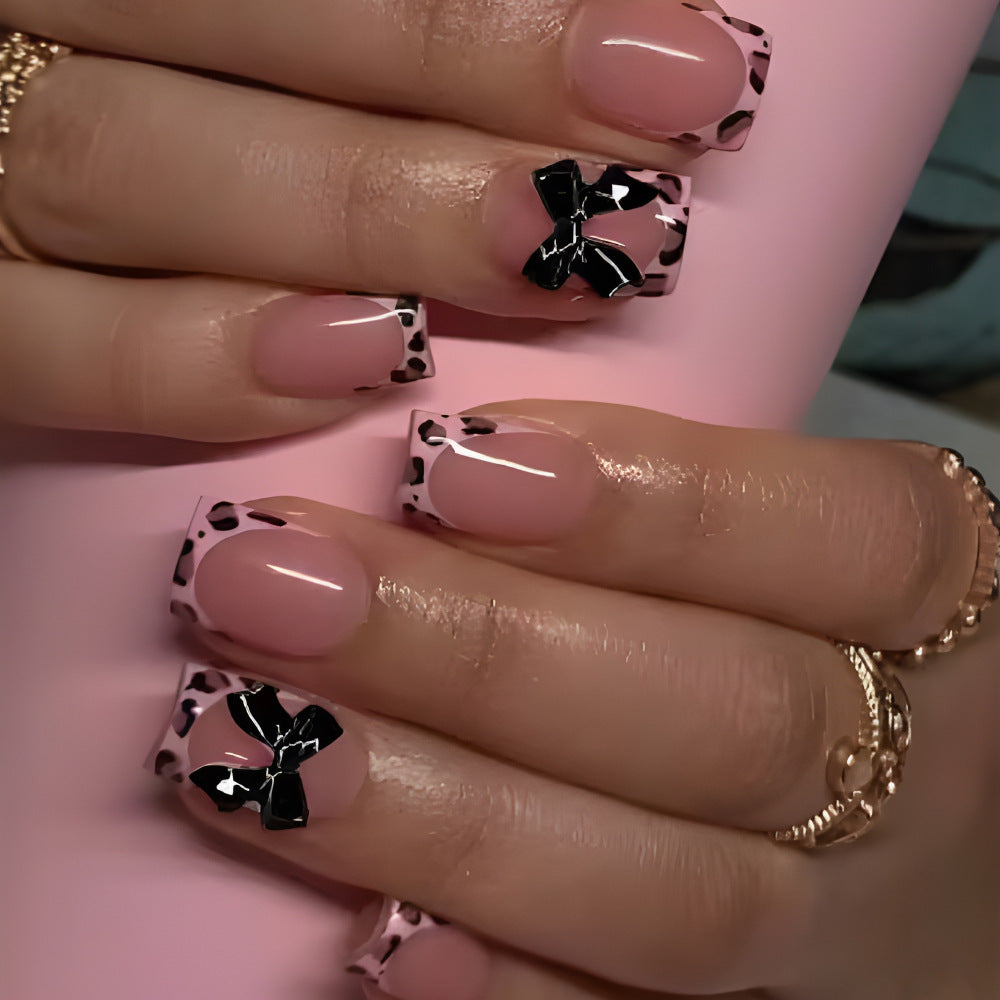 Elegant Animal Print Nail Art Set Stornfield