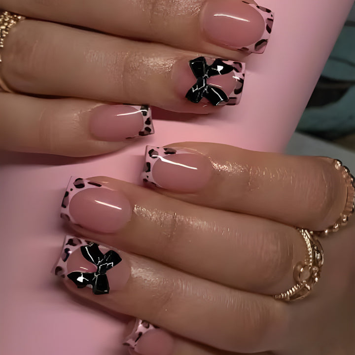 Elegant Animal Print Nail Art Set Stornfield