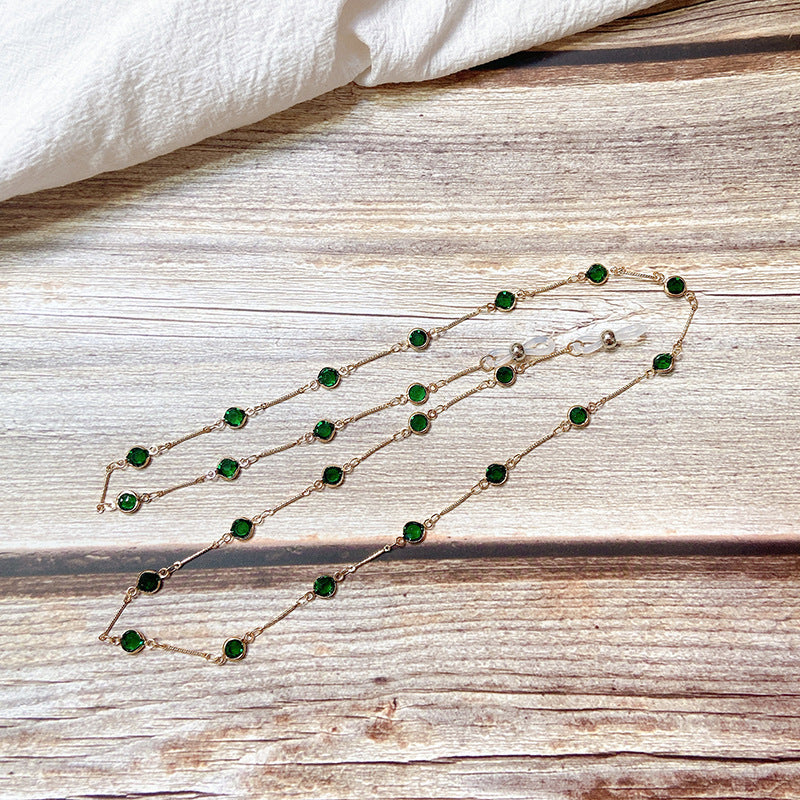 Elegant jewelry holder chain with onyx beads Stornfield