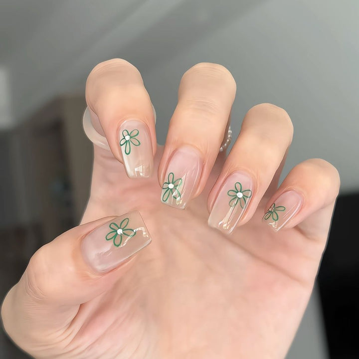 Whimsical Bear-Themed Press-On Nail Art Kit Stornfield