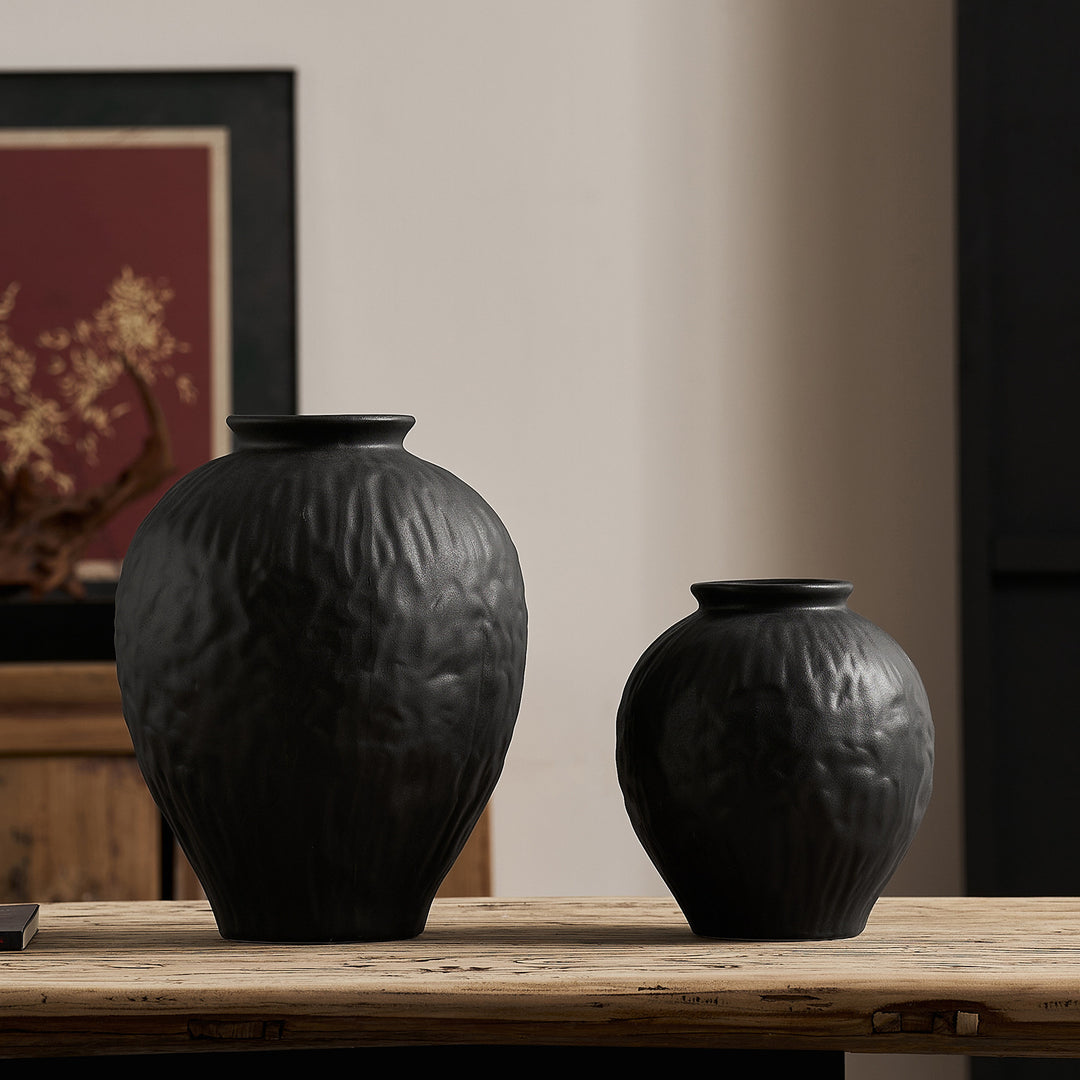 Elegant ceramic vase with texture Stornfield