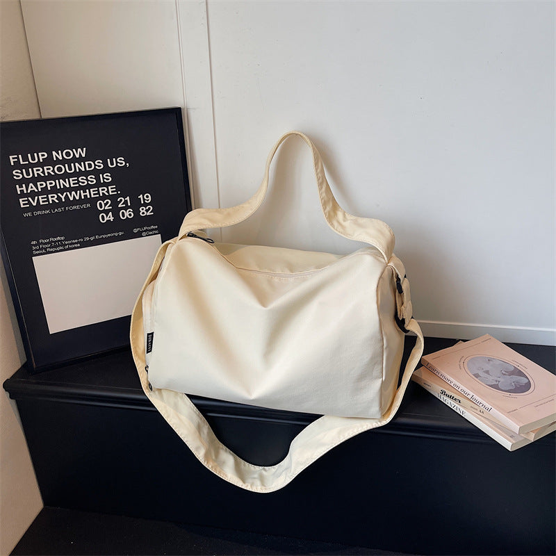 Sporty travel bag with versatile compartments Stornfield