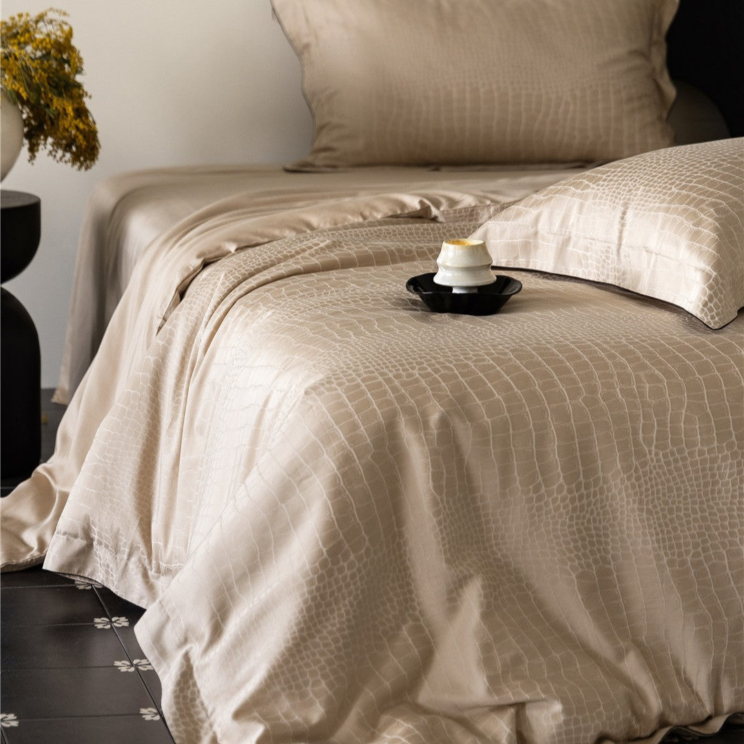 Silky Jacquard Crocodile-Embossed Duvet Cover and Pillowcase Set